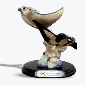 Robert Wyland Manta Flight Replica‎ Limited Edition Sculpture of 1500 by Encore